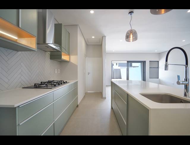 4 BEDROOM HOUSE FOR SALE IN SANDOWN